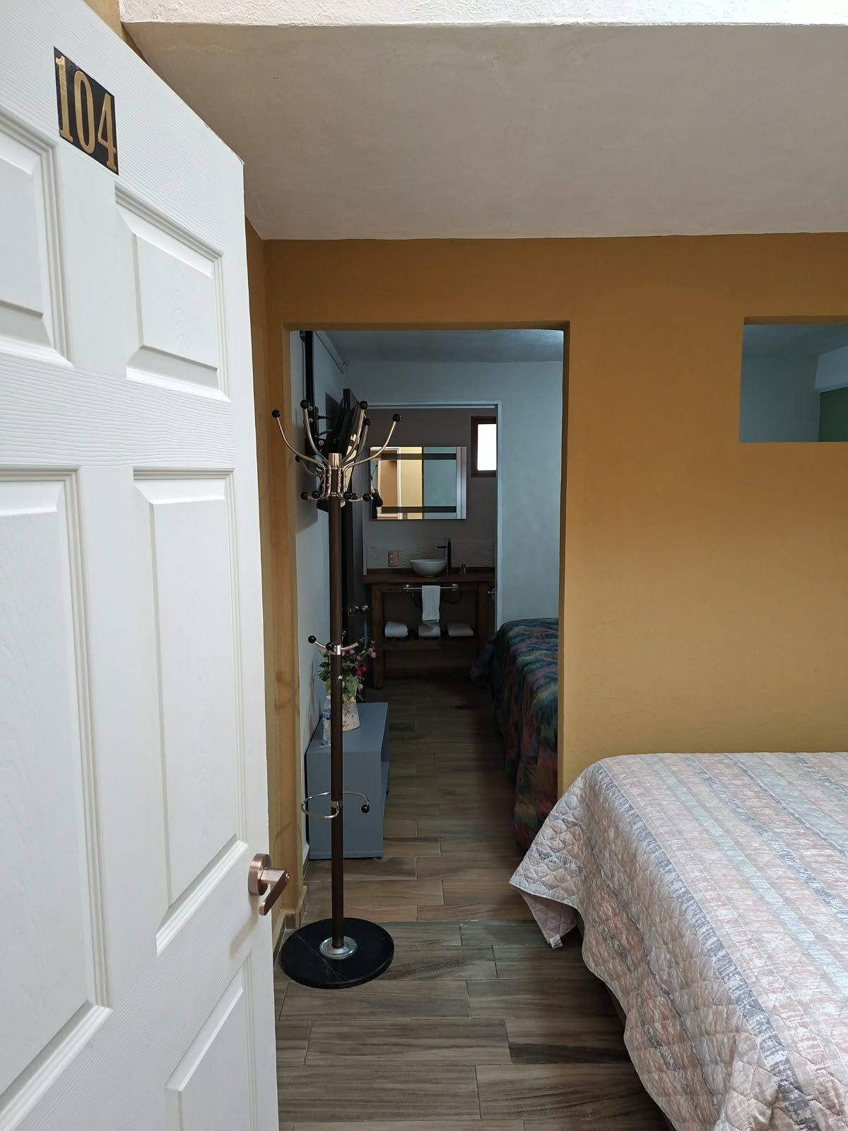 Vista de entrada a la habitación 104